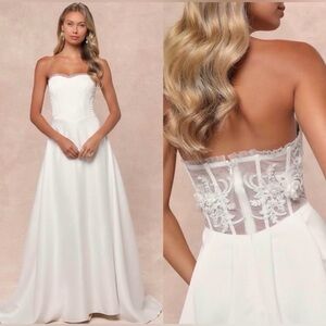 NWT White Strapless Corset Top Embroidered Floral Back Ball Gown Medium